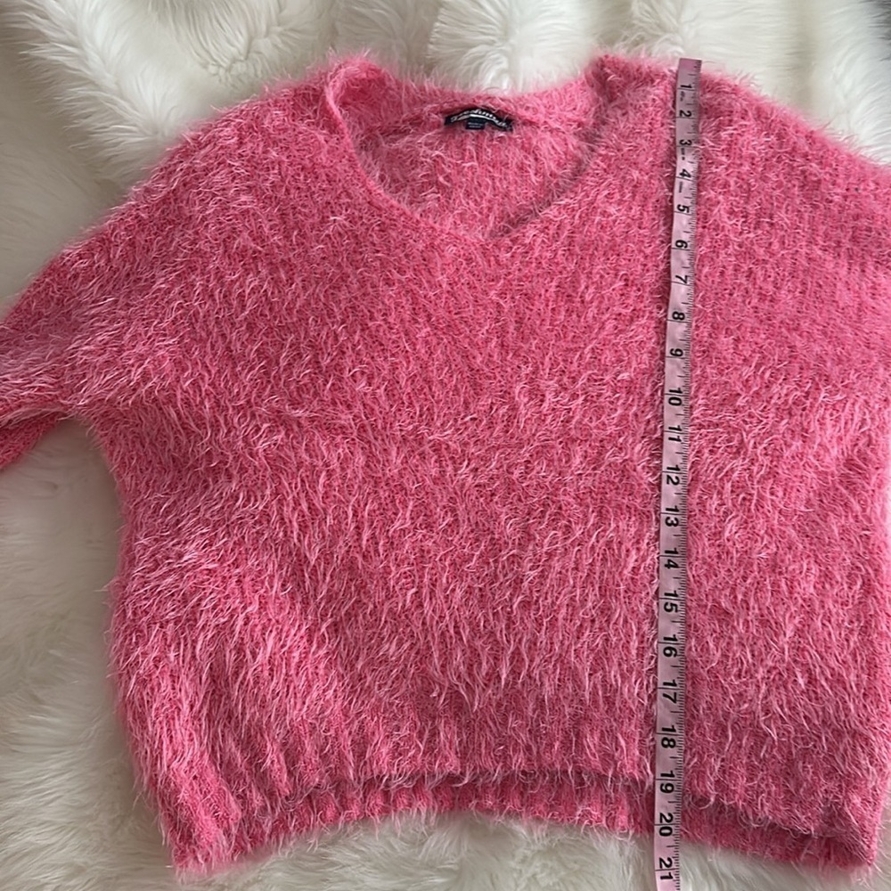 fFuffy neon pink sweater by freshman
size medium - Picture 8 of 8